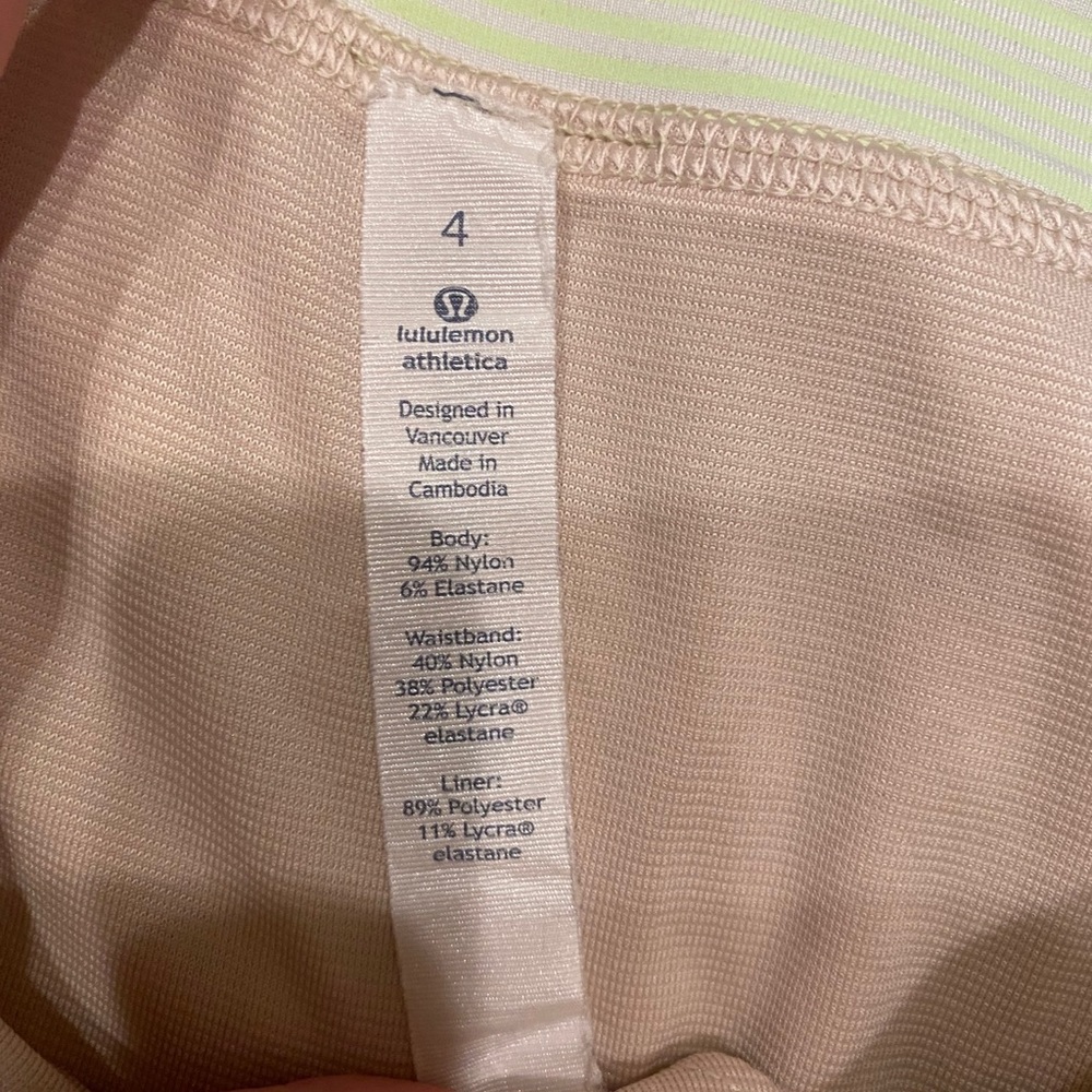Lululemon Speed short 3” size 6 - Picture 2 of 3